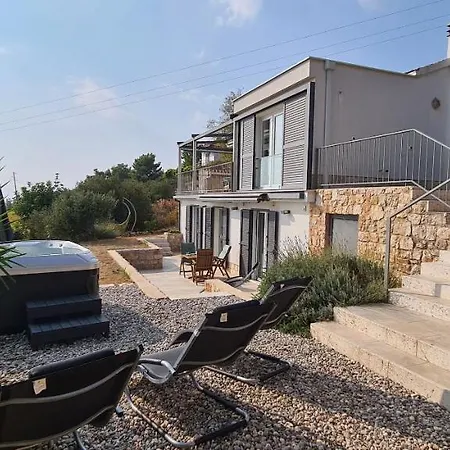 House And Relax With Sea View And Jacuzzi Vakantiehuis