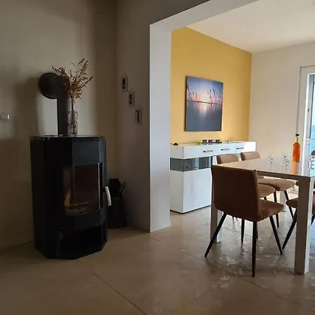 Vakantiehuis House And Relax With Sea View And Jacuzzi Zavala